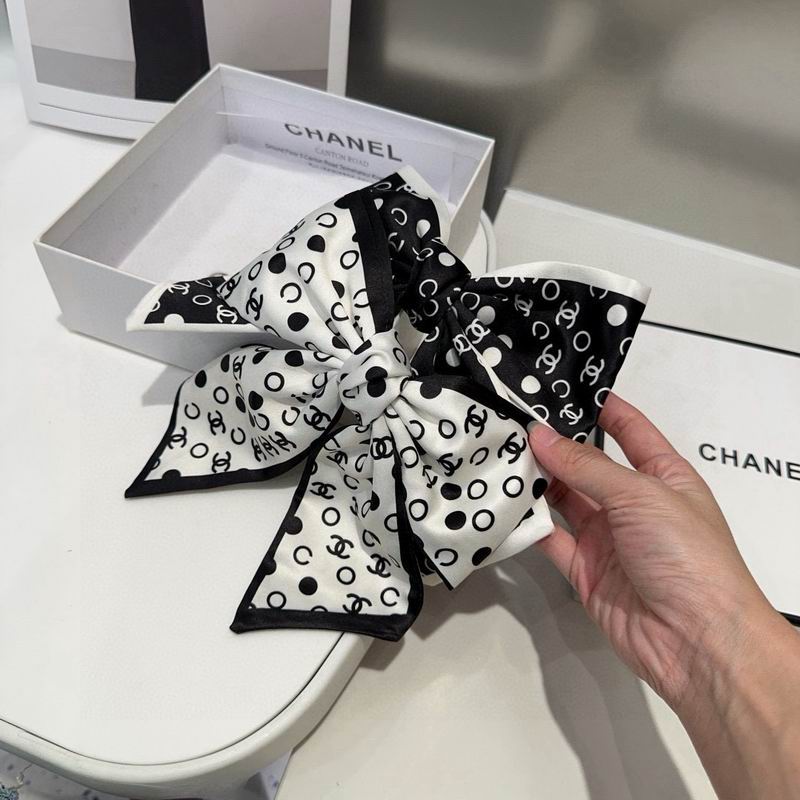 Chanel Hairpin hh36
